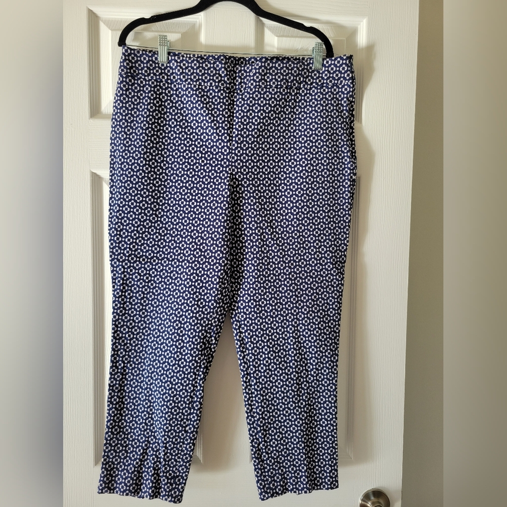 Women's Size 16 Petite Talbots Navy Geometric Stretch Pants